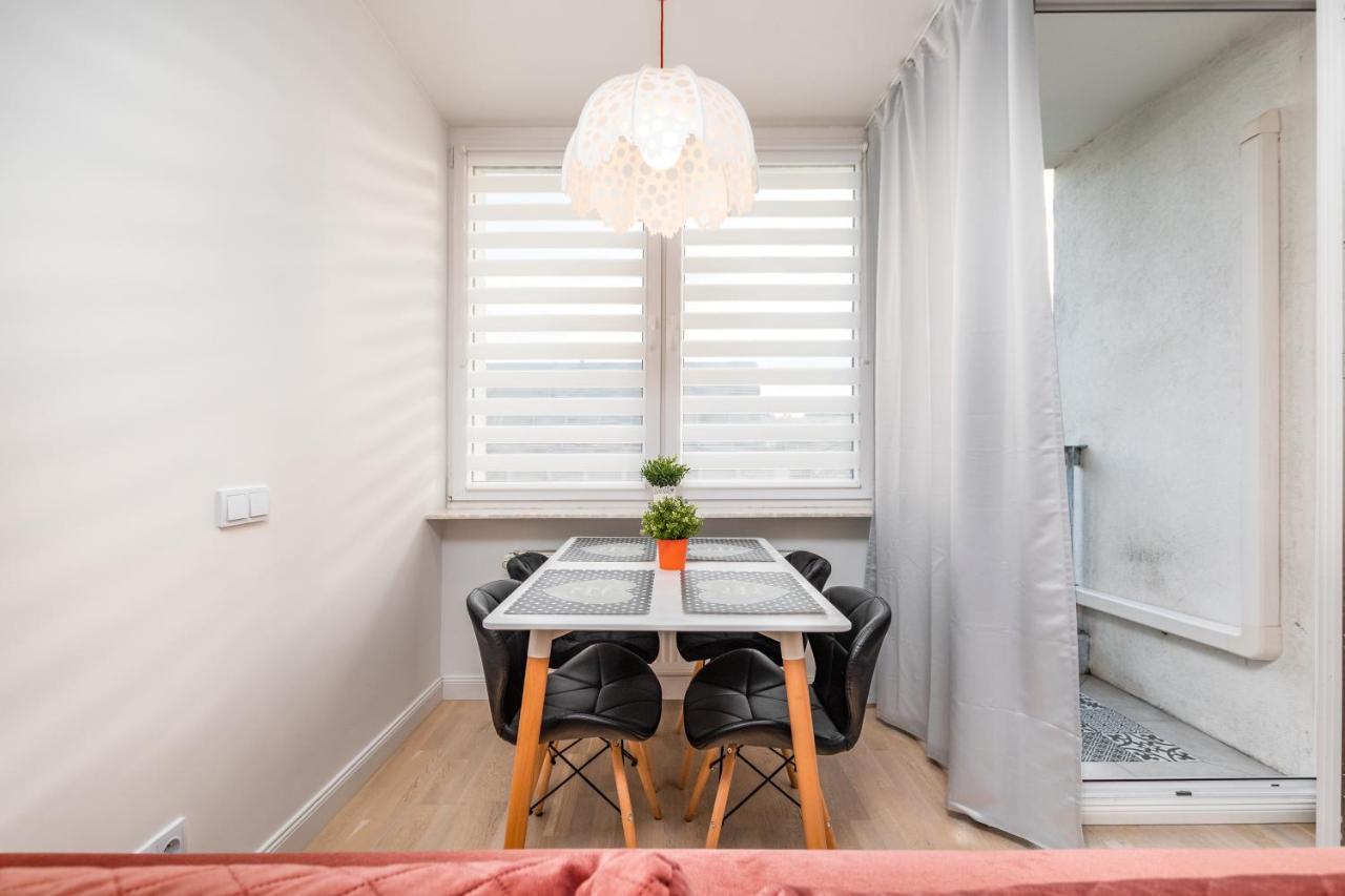 Solidarnosci 68 By Homeprime Varsovia Exterior foto